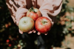 Consuming Crunchy Vegetables And Apples Can Help Make Your Teeth Whiter