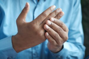 Arthritis Symptoms And Treatments - Remedies For Pain Relief