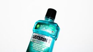 Listerine Mouthwash Can Help With Teeth Whitening