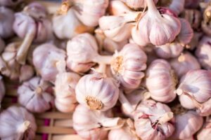 Avoid Yeast Infections With Garlic And Fresh Cranberries