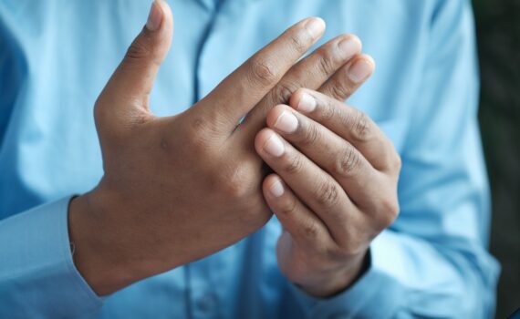 Arthritis Symptoms And Treatments - Remedies For Pain Relief